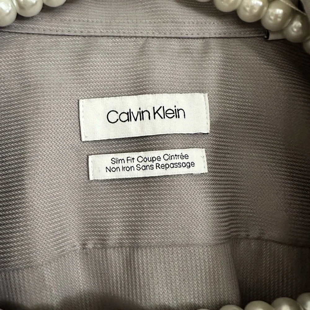 2 Men Button Down Shirts - Picture 12 of 13